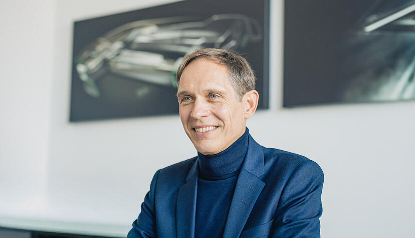 &bdquo;KI ist der Gamechanger unserer Industrie: Durch ihren gezielten Einsatz schaffen wir eine Produktionsumgebung, die nicht nur effizienter und kosteng&uuml;nstiger ist, sondern auch den Menschen bestm&ouml;glich unterst&uuml;tzt", sagt Audi-Vorstand Gerd Walker.