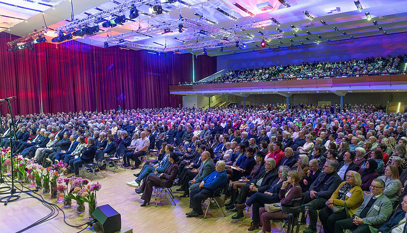 Rund 2000 Besucher sind zum Neujahrsempfang in die Harmonie gekommen. Rund 2000 Besucher sind zum Neujahrsempfang in die Harmonie gekommen.