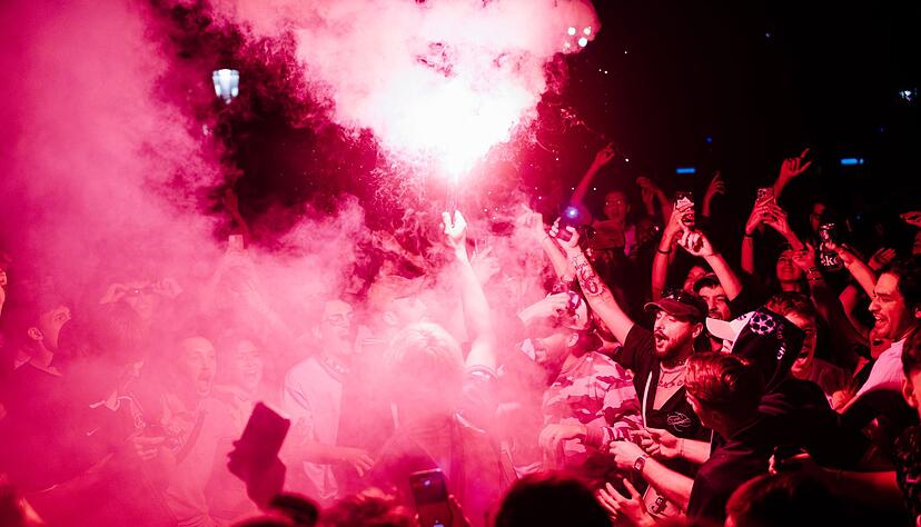 Die Polizei nahm Hunderte Menschen fest, vor allem in Paris.