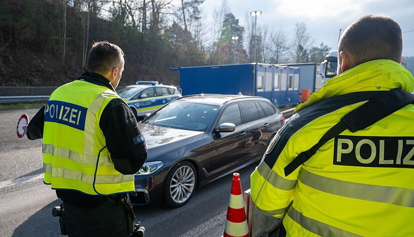 Seit vergangenem September wird an allen deutschen Grenzen kontrolliert. (Archivbild) Seit vergangenem September wird an allen deutschen Grenzen kontrolliert. (Archivbild)