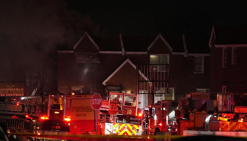 Rettungskr&auml;fte eilten zur Ungl&uuml;cksstelle.