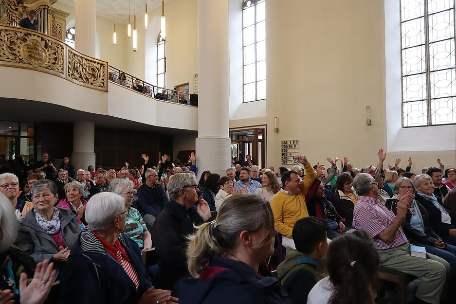 Die aus dem ehemaligen Bezirk Weikersheim sollen sich melden, ...