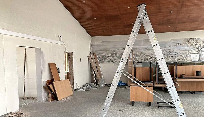 Aus dem ehemaligen Ratssaal soll nach dem Umbau eine Küche mit einem großzügigen Aufenthaltsbereich werden.
Foto: Elfi Hofmann Aus dem ehemaligen Ratssaal soll nach dem Umbau eine Küche mit einem großzügigen Aufenthaltsbereich werden.
Foto: Elfi Hofmann