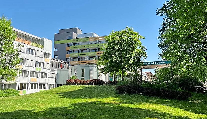 Die Reha-Kliniken der Stadt Bad Rappenau stehen im Geschäftsjahr 2024 gut da: Auch, weil man hier konsequent auf Qualität gesetzt hat.