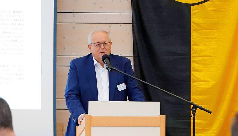 HVW-Präsident Hans Artschwager skizzierte in Züttlingen die Pläne und bisherigen Fortschritte zum neuen Verband "Handball Baden-Württemberg". HVW-Präsident Hans Artschwager skizzierte in Züttlingen die Pläne und bisherigen Fortschritte zum neuen Verband "Handball Baden-Württemberg".