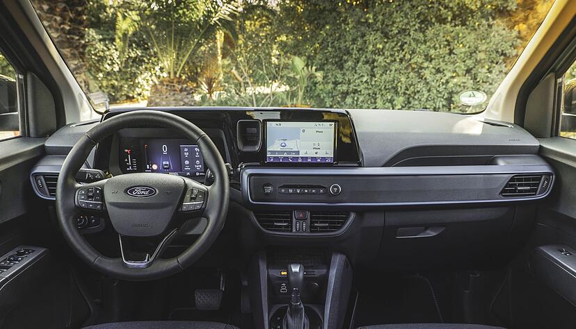 Auf der Höhe der Zeit: Das Cockpit und das Infotainment mit digitalen Anzeigen und Infotainment mit WLAN-Hostspot sind up-to-date. Auf der Höhe der Zeit: Das Cockpit und das Infotainment mit digitalen Anzeigen und Infotainment mit WLAN-Hostspot sind up-to-date.