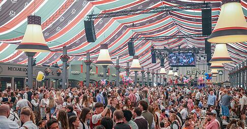 Mit dem 86. Fr&uuml;hlingsfest auf dem Cannstatter Wasen ist Stuttgart traditionell in die Festsaison gestartet.