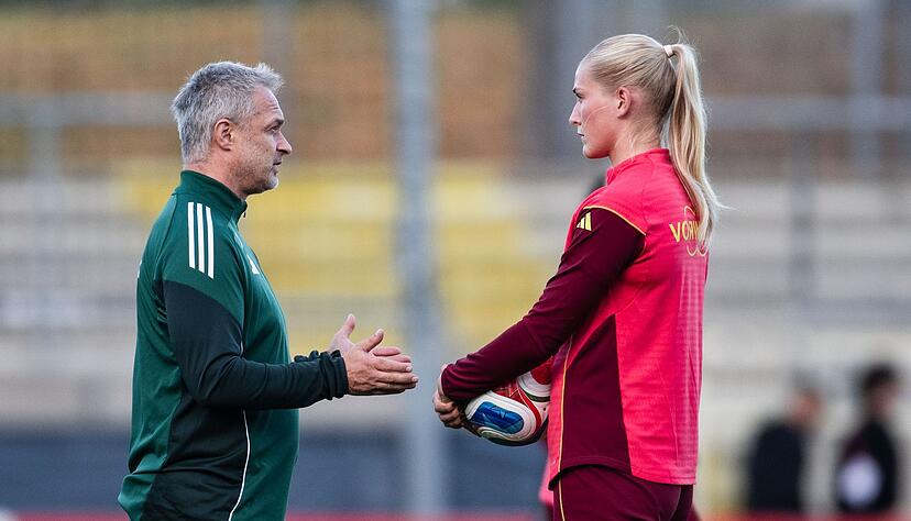 Bundestrainer Wück muss auch auf Camilla Küver verzichten. (Archivbild)