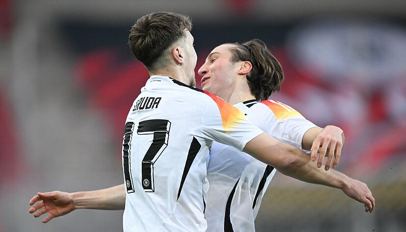 Brajan Gruda (l) und Rocco Reitz werden kommende Woche die Trainingsgruppe der Nationalmannschaft bereichern.