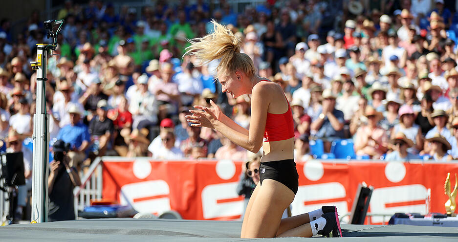 Bianca Stichling &uuml;berspring erfolgreich die Latte.