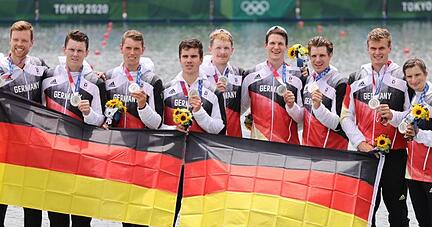 Der Deutschland-Achter hat in Tokio Olympia-Silber geholt.