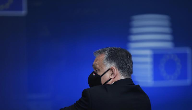 Ungarns Ministerpräsident Viktor Orban verlässt den Gipfel der EU-Staats- und Regierungschefs im vergangenen Dezember. Ungarns Ministerpräsident Viktor Orban verlässt den Gipfel der EU-Staats- und Regierungschefs im vergangenen Dezember.