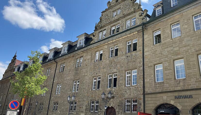 Im &Ouml;hringer Rathaus stehen die Zeichen auf Ver&auml;nderung. Strukturen und &Auml;mter werden auf den Pr&uuml;fstand gestellt und Personal ab 2027 abgebaut.