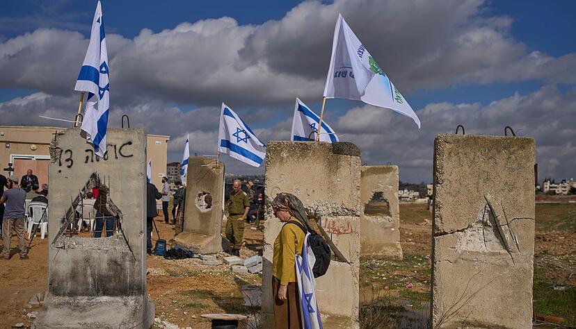Israelische Siedler bei der Einweihung einer neuen Siedlung im Westjordanland. (Archivbild)