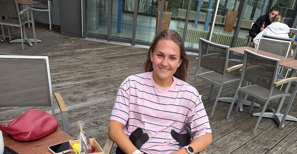 Ihre Gehhilfen werden bis auf Weiteres die treusten Begleiterinnen von Angunn Gudmestad bleiben. Die Sport-Union Neckarsulm hat der R&uuml;ckraum-Spielerin dennoch einen neuen Vertrag angeboten.