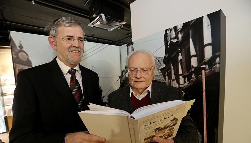"heilbronnica"-Präsentation im Haus der Stadtgeschichte, Christhard Schrenk (l.), Hubert Weckbach.