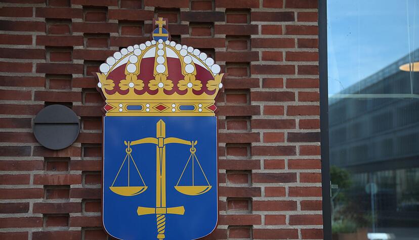 Ein Schwede soll seine Frau zu sexuellen Handlungen mit mehr als 100 Männern gezwungen haben. Jetzt ist Anklage gegen ihn erhoben worden. (Symbolbild) Ein Schwede soll seine Frau zu sexuellen Handlungen mit mehr als 100 Männern gezwungen haben. Jetzt ist Anklage gegen ihn erhoben worden. (Symbolbild)