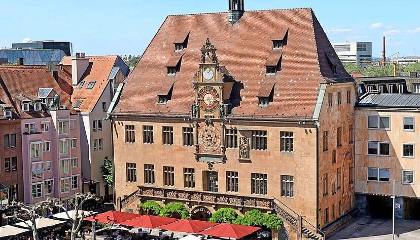 Der Heilbronner Stadtrat Alexander Lobm&uuml;ller h&auml;lt an den Vorw&uuml;rfen der Intransparenz des Haushalts fest