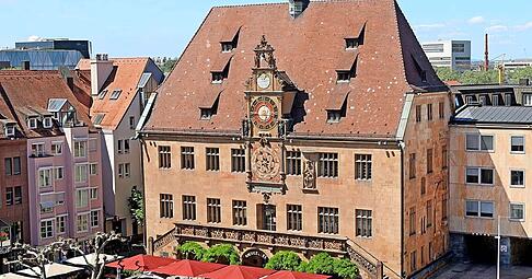 Der Heilbronner Stadtrat Alexander Lobm&uuml;ller h&auml;lt an den Vorw&uuml;rfen der Intransparenz des Haushalts fest