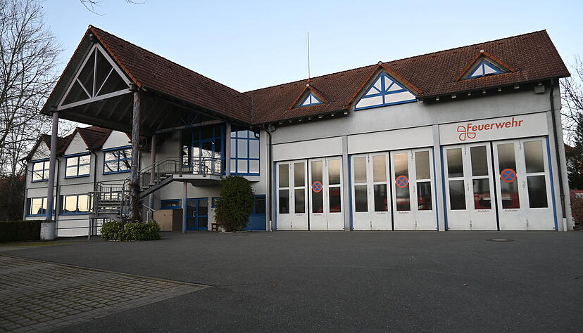 Der umfangreiche und dringend n&ouml;tige Umbau des Multifunktionsgeb&auml;udes mit Feuerwehrmagazin muss warten. Das Geld reicht aktuell nicht.