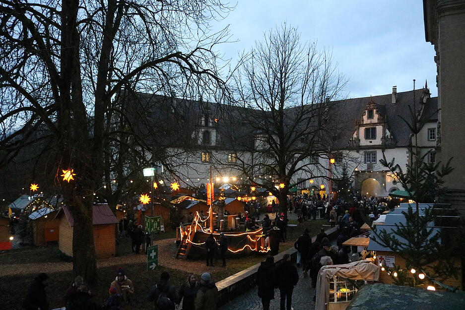 Am Wochenende findet der Weihnachtsmarkt in Schöntal statt. Am Wochenende findet der Weihnachtsmarkt in Schöntal statt.