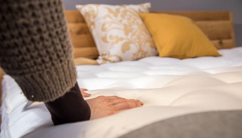 Nicht jede Matratze passt zu jedem K&ouml;rper. Daher ist es wichtig, den Liegekomfort zu testen.