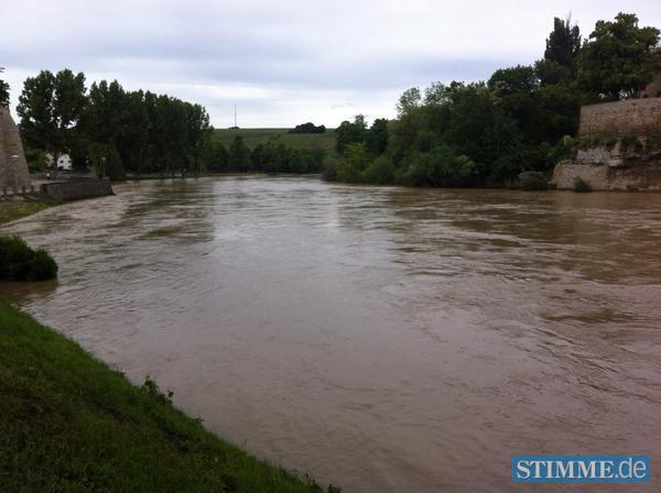 Am Neckar in Lauffen ist der Pegel deutlich zur&uuml;ckgegangen.