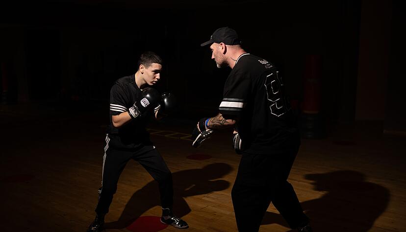 Papa Robert (r.) ist Vorbild und Trainer.