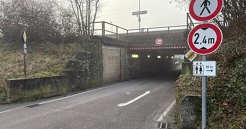 In dieser Unterf&uuml;hrung in der Raiffeisenstra&szlig;e in Lauffen soll eine 56-J&auml;hrige angefahren worden sein. Sp&auml;ter wird sie tot in ihrer Wohnung gefunden.