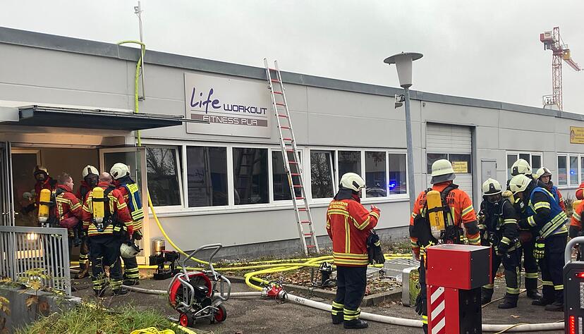 In einem Fitnessstudio hat es am Mittwochmorgen gebrannt. In einem Fitnessstudio hat es am Mittwochmorgen gebrannt.