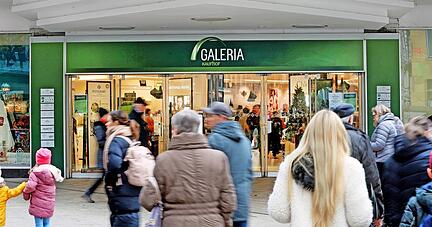 Der Galeria Kaufhof an der Fleiner Straße in Heilbronn: Der Warenhauskonzern kommt durch die Insolvenz von Signa-Holding und einer weiteren Gesellschaft in der Schweiz zunehmend unter Druck.
Foto: Archiv/Mugler