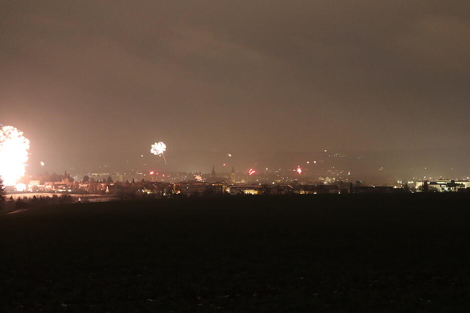 Erst gegen 0.30 Uhr werden es langsam wieder weniger.