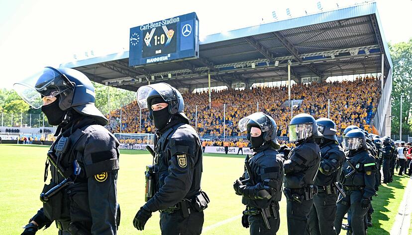 Das DFB-Sportgericht hat Waldhof Mannheim zu einer hohen Geldstrafe verurteilt. Das DFB-Sportgericht hat Waldhof Mannheim zu einer hohen Geldstrafe verurteilt.