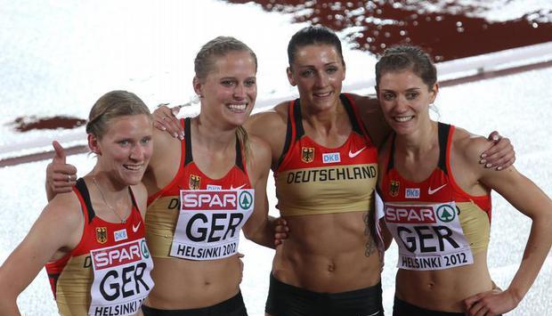 Fabienne Kohlmann (l-r) Christiane Klopsch, Janin Lindenberg und Esther Cremer &uuml;berzeugten. Foto: Michael Kappeler