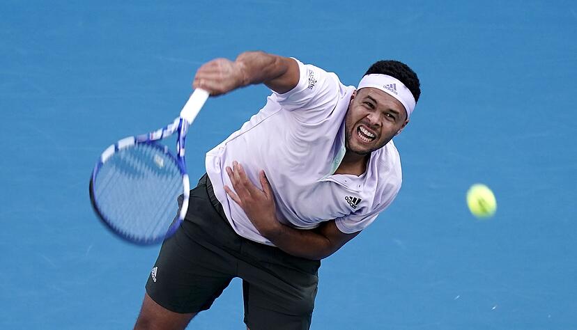 Der französische Tennisprofi Jo-Wilfried Tsonga hat sein Karriereende angekündigt. Der französische Tennisprofi Jo-Wilfried Tsonga hat sein Karriereende angekündigt.