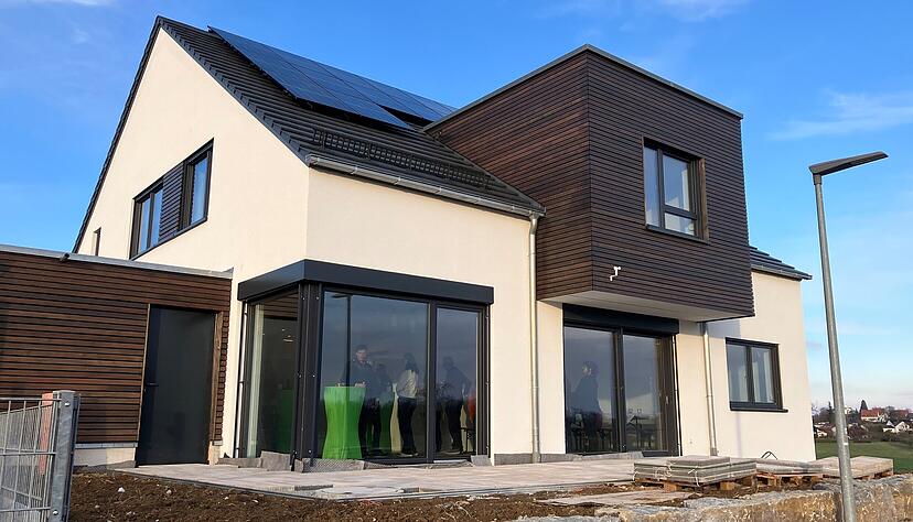 Ein barrierefreies Haus f&uuml;r eine Kinderdorf-Familie ist in sch&ouml;nster Lage im Waldenburger Neubaugebiet entstanden. Die Stadt hat die Grundst&uuml;ckssuche unterst&uuml;tzt.