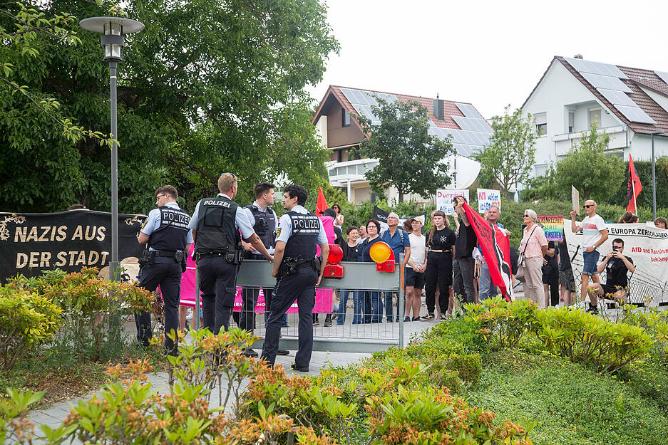 Gegendemo bei AfD-Bürgerdialog in Neckarwestheim