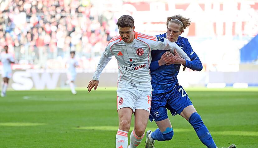Cedric Itten (l) schoss Düsseldorf kurz vor der Pause in Führung. Cedric Itten (l) schoss Düsseldorf kurz vor der Pause in Führung.