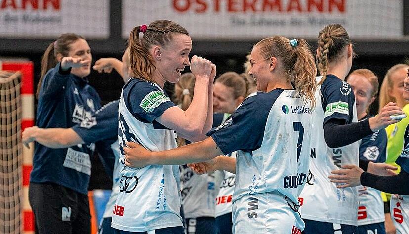 Ein Tag nach Maß: Lilli Holste (links) feierte am Spieltag ihren 24. Geburtstag und beschenkte sich gemeinsam mit Angunn Gudmestad (rechts) mit dem Klassenerhalt. Ein Tag nach Maß: Lilli Holste (links) feierte am Spieltag ihren 24. Geburtstag und beschenkte sich gemeinsam mit Angunn Gudmestad (rechts) mit dem Klassenerhalt.