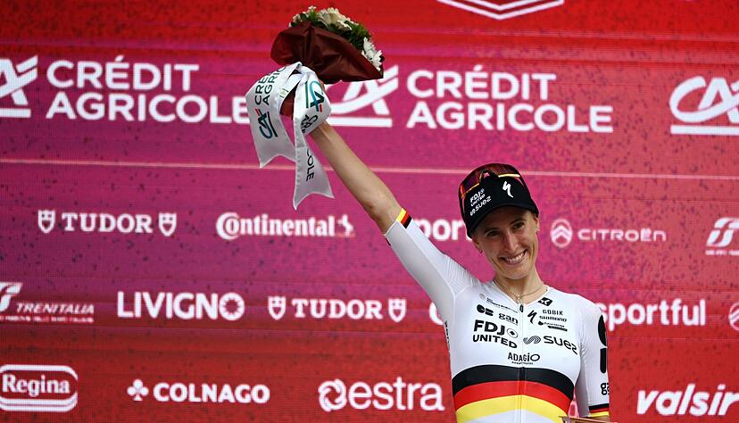 Franziska Koch schaffte es mit etwas Glück auf das Podium der Strade Bianche. Franziska Koch schaffte es mit etwas Glück auf das Podium der Strade Bianche.