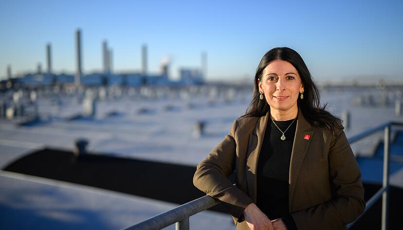 Daniela Cavallo, Vorsitzende des Gesamt- und Konzernbetriebsrats der Volkswagen AG, steht f&uuml;r Fotoaufnahmen im VW Stammwerk.