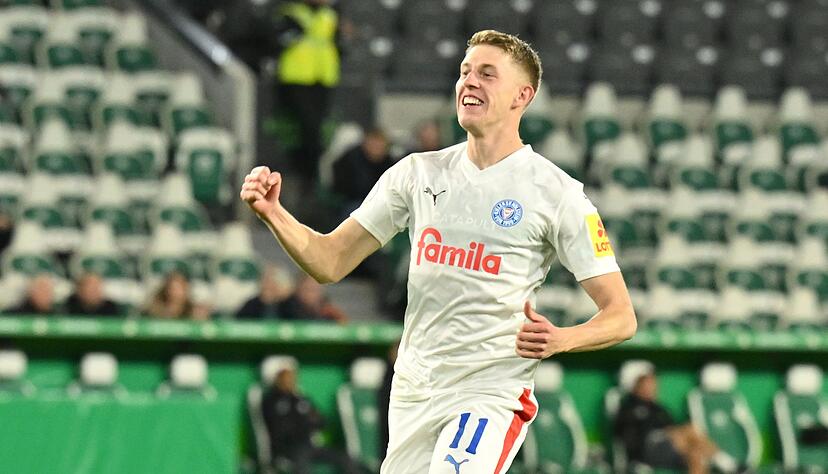 Nach Verletzung endlich zur&uuml;ck: Holstein Kiels St&uuml;rmer Alexander Bernhardsson. (Archivbild)