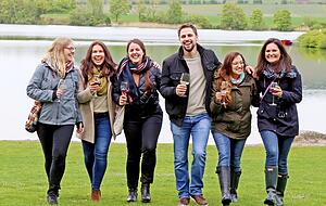 Die herrliche Kulisse am Breitenauer See lockt am ersten Mai-Wochenende junge und &auml;ltere Besucher zur Festpremiere.