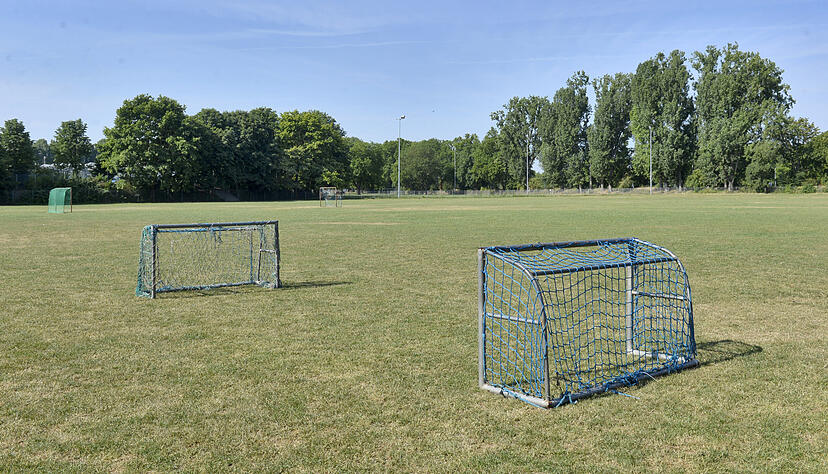 Auf der Rasenfl&auml;che n&ouml;rdlich des Frankenstadions h&auml;tte die Versammlung stattfinden sollen. Foto: Archiv/Berger