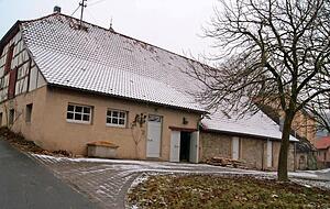 Die Alte Kelter mitten im Dorf Ruchsen soll zum Treffpunkt für Bürger und Vereine werden. Die Sanierung soll im Sommer abgeschlossen sein.
Fotos: Dörthe Thimm