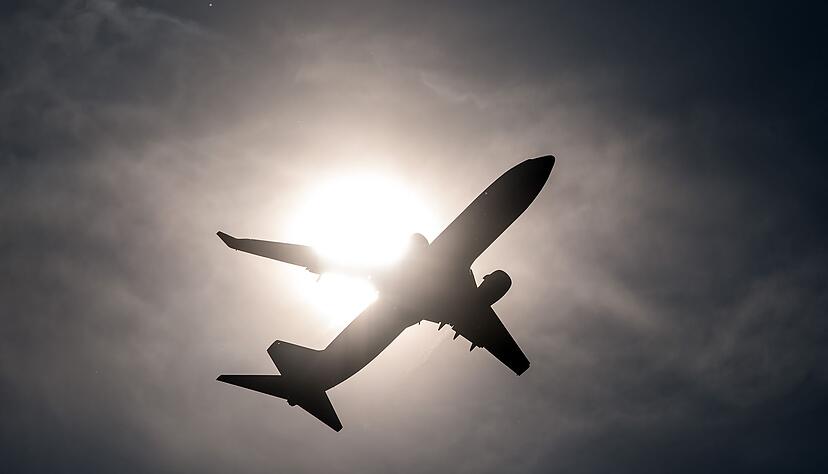 Die beim Fliegen freigesetzten klimaschädlichen Schadstoffe wollen bisher nur wenige Passagiere ausgleichen. Die beim Fliegen freigesetzten klimaschädlichen Schadstoffe wollen bisher nur wenige Passagiere ausgleichen.
