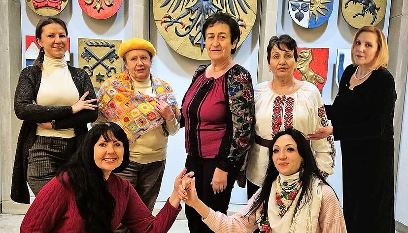 Der Vorstand der Deutsch-Ukrainischen-Gemeinschaft Heilbronn mit Anastasia Kosak (Mitte). Der Vorstand der Deutsch-Ukrainischen-Gemeinschaft Heilbronn mit Anastasia Kosak (Mitte).