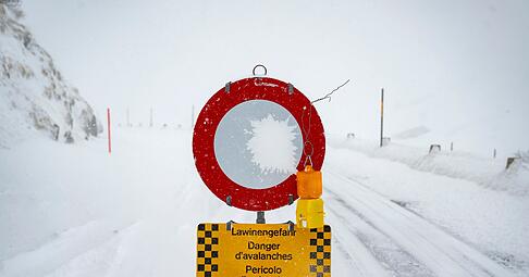 Brisante Lawinenlage in den Alpen: Bislang ist keine Entspannung in den n&auml;chsten Tagen in Sicht.