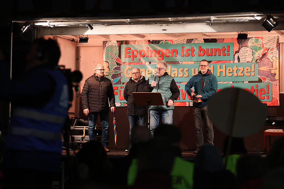 Demo: "Eppingen ist bunt! Gegen Hass und Hetze! Für eine aktive Demokratie!“ Demo: "Eppingen ist bunt! Gegen Hass und Hetze! Für eine aktive Demokratie!“