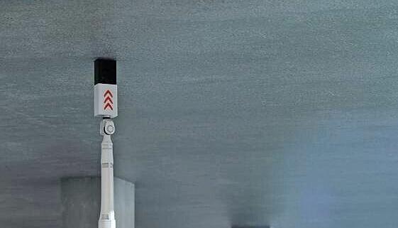 Der Fischer Baubot kann in f&uuml;nf Metern H&ouml;he pr&auml;zise L&ouml;cher bohren.
 Foto: privat